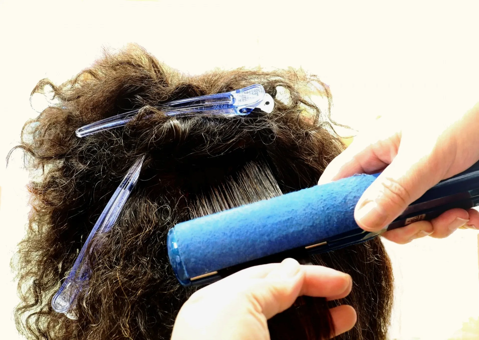 髪のうねり・くせ毛を自分らしさで演出する手段｜髪の傷み【ヘアオイル・トリートメント・シャンプー】