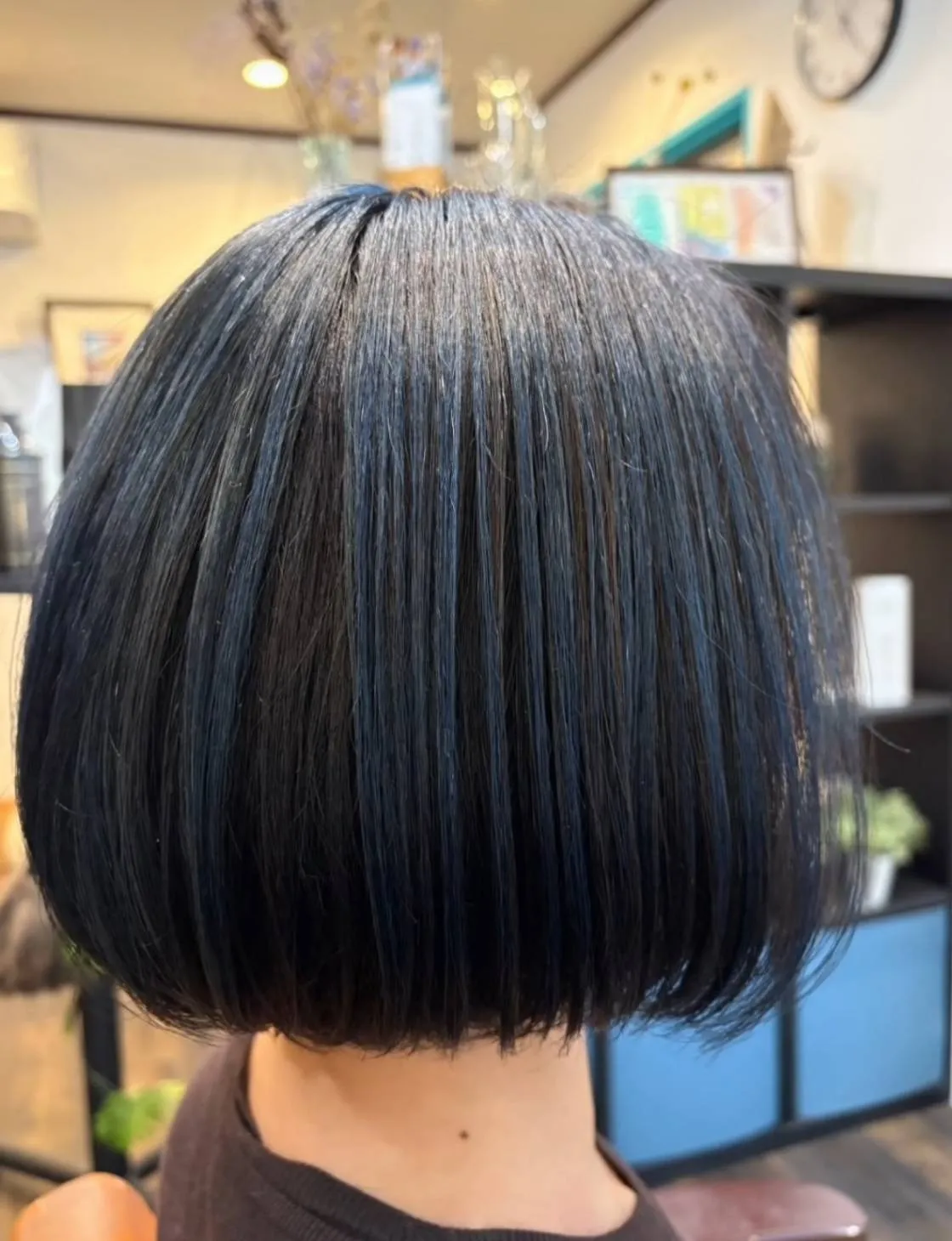 派手すぎない大人のヘアアレンジ。アンブレラカラーで作る「洗練ボブ」のすすめ｜福岡市美容室・ヘッドスパ・ヘアサロン